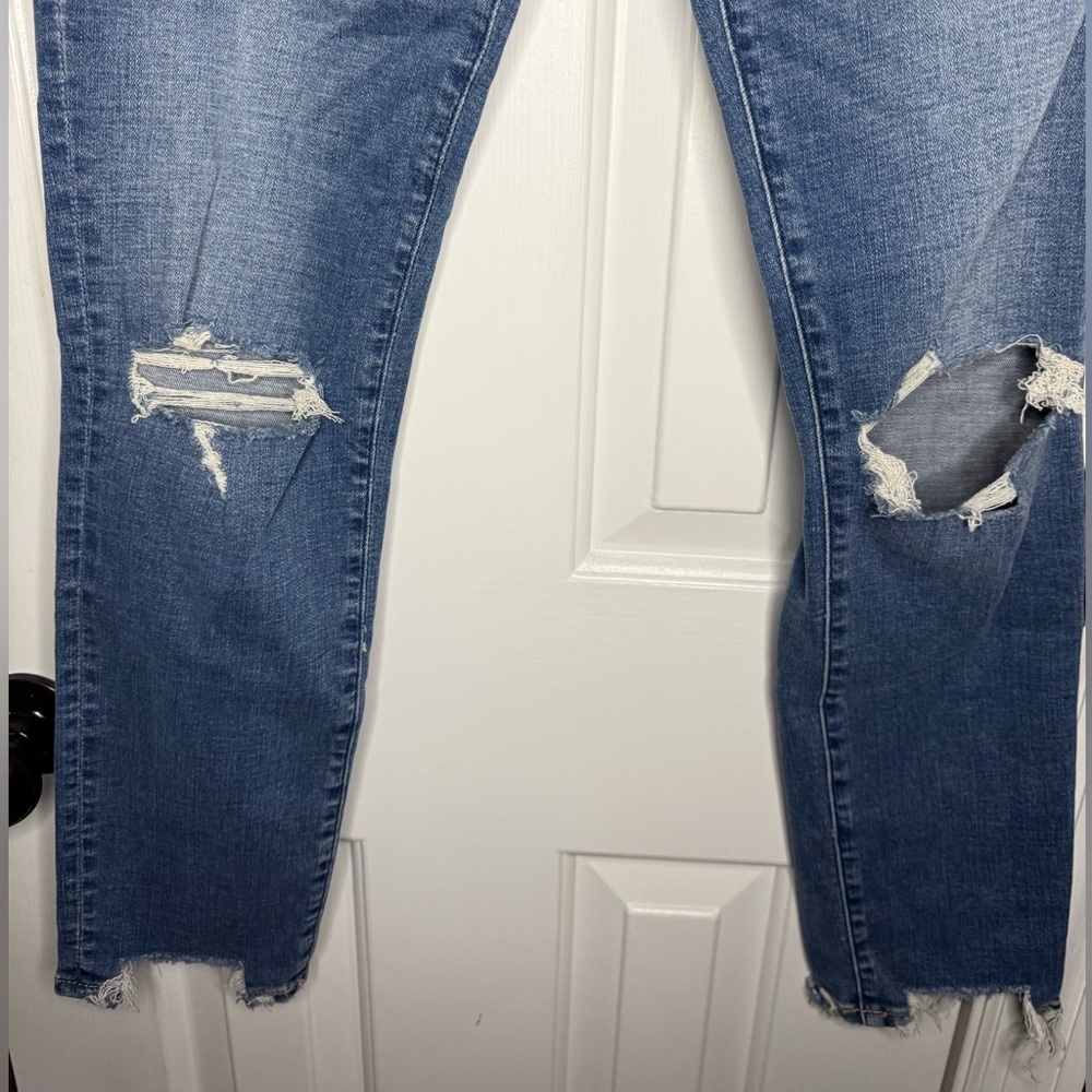 Distressed Blue Jeans - Picture 3 of 9